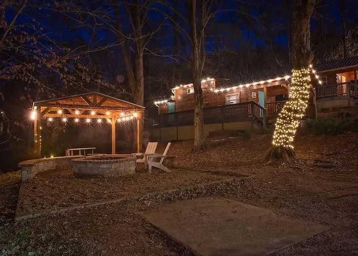 Peggers Cabin Luxury Rustic Tiny Cabin Spa