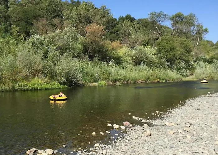 River Retreat - Hot Tub And Tastings Included