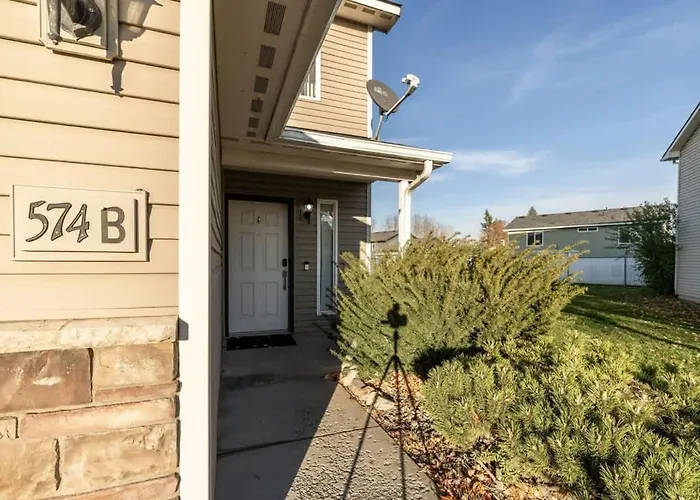 The Corbin Park Cozy Corner- Post Falls Modern Townhome