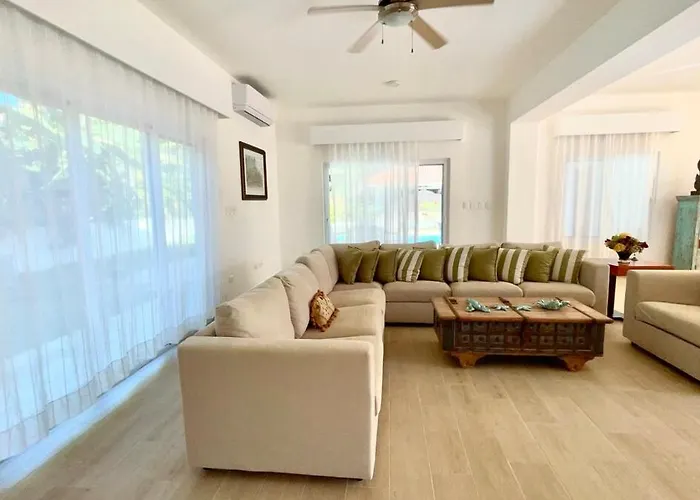 3Br Hideaway Lux Villa With Pool & Beach Access At Playa Encuentro, Cabarete