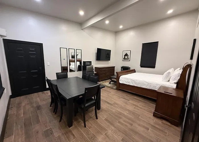 Bentwood Texas Stage Suite