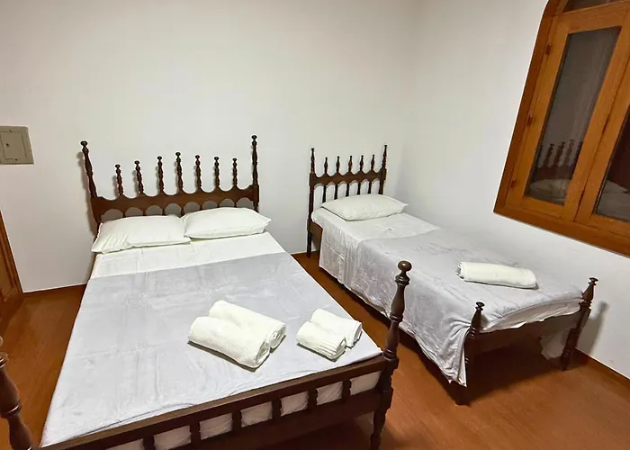 Quarto 02 - 3 Pessoas - Conforto e Localização