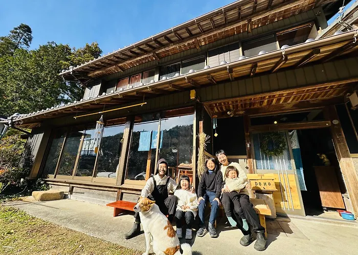 Family Homestay Shirokuro Guesthouse