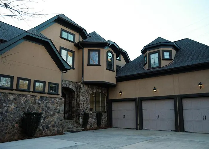 Private Luxury Estate On Lake Wylie