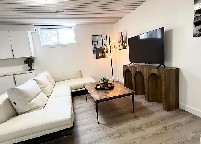 The Oak & Iron Suite
