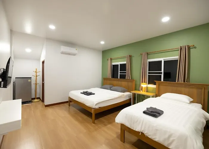 Private Garden Room , Cozy Stay For 3