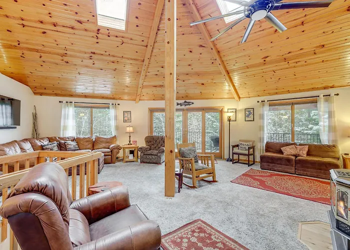 Deck + Game Room: Secluded Cabin Near Lake Cascade