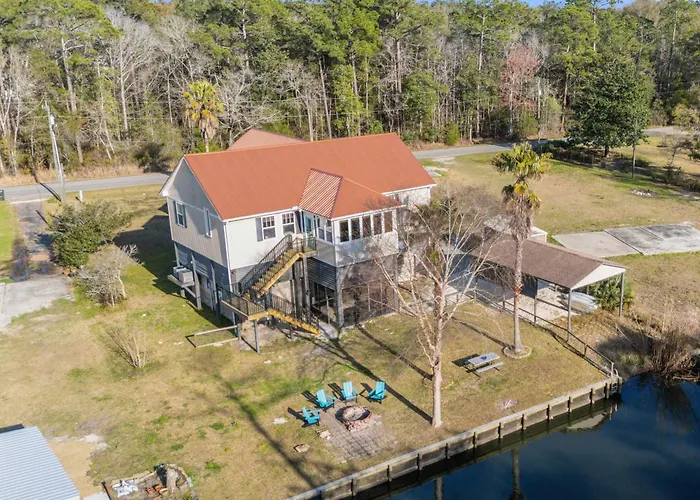 Spacious Foley Retreat Sleeps 12 Game Room Theater