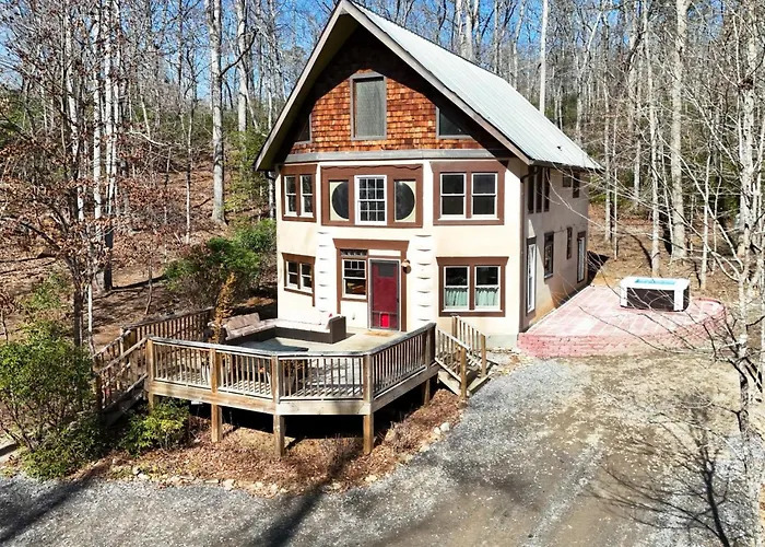 Private 30-Acre Retreat With Hot Tub & Game Room