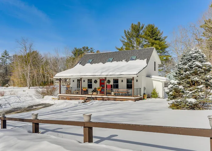 Bradford Group Getaway! Cabin W/ Deck & Fire Pit