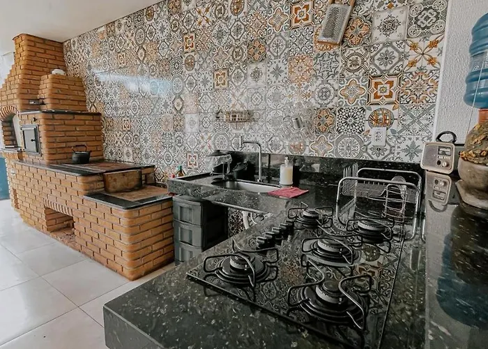 Suítes em casa ampla com área gourmet