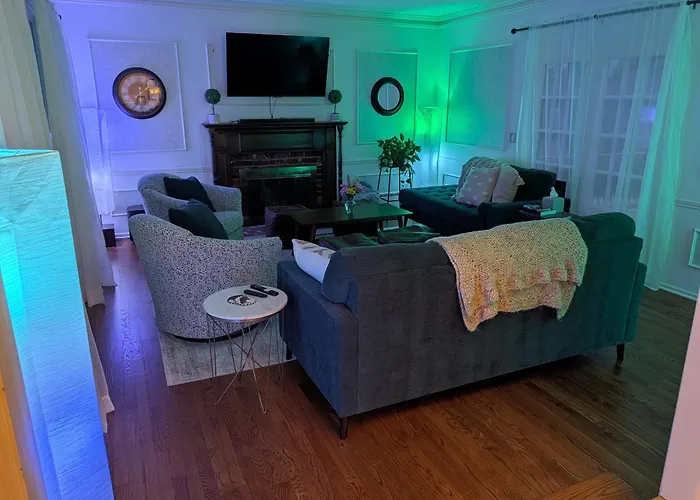 All-King Beds, Chefs Kitchen, Quiet Outdoor Oasis