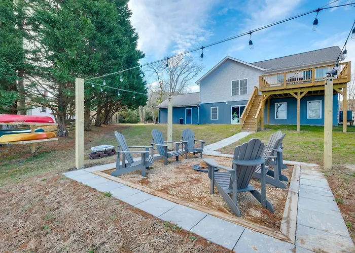 Waterfront Gem W/ Deck & Views On Chesapeake Bay!