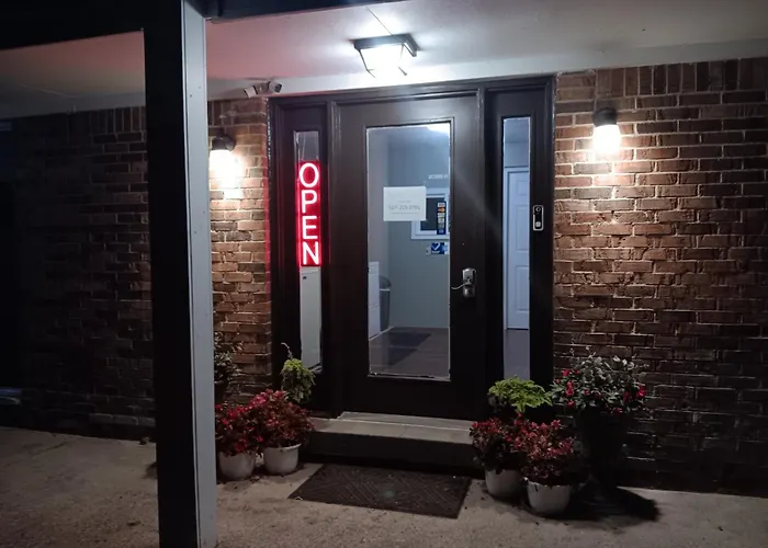 Route 52 Inn