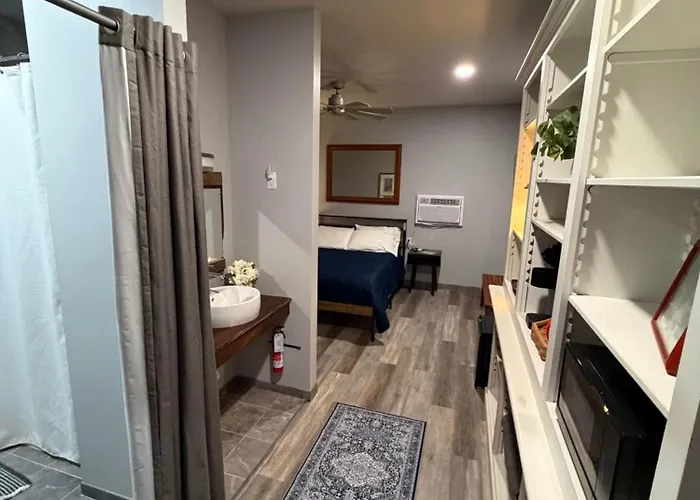 Germantown Inn & Lounge Rm 3