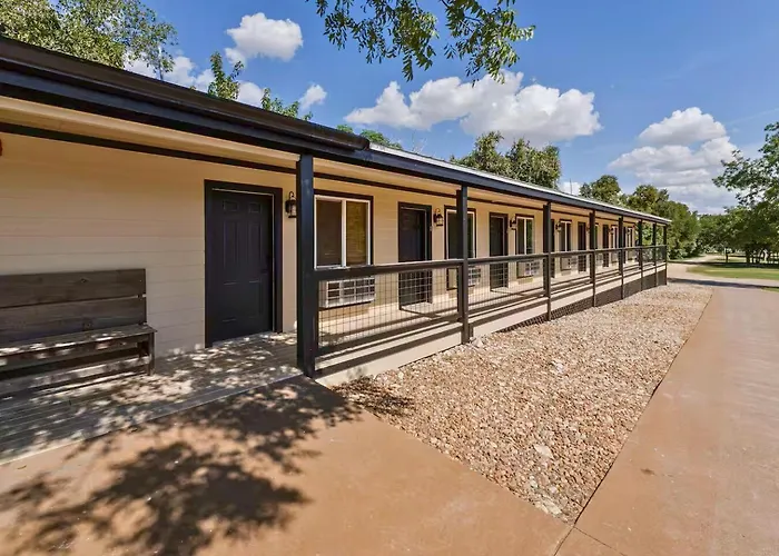 Bentwood Texas Suite 4