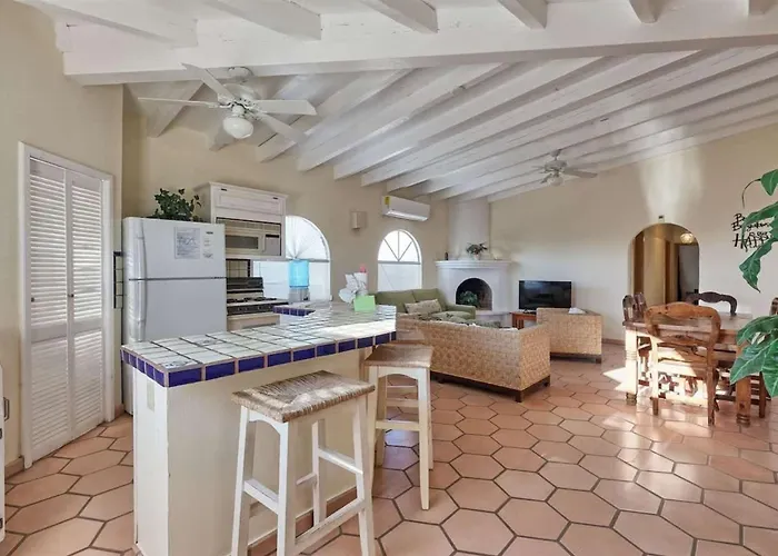 Quiet Bungalow Near Beach Barefoot Bungalow 3
