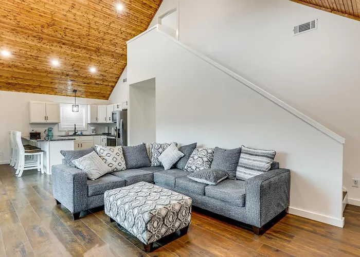 Ozarks Escape W/ River Views & Fire Pit