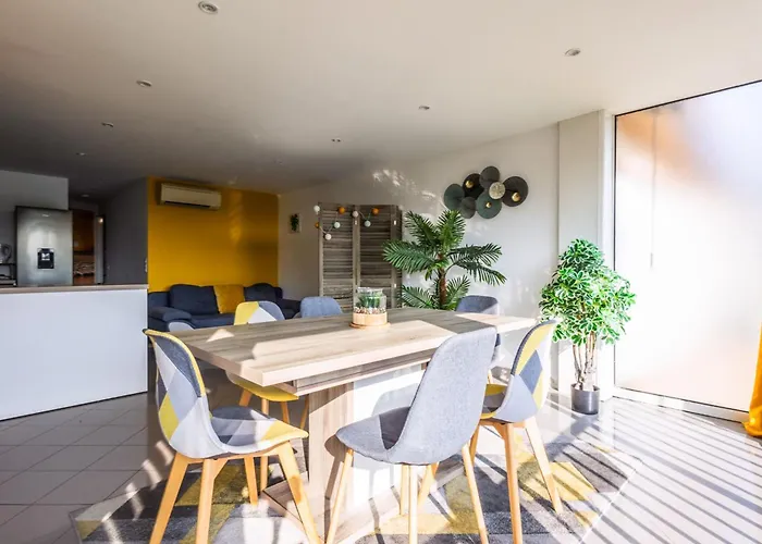 Charming Apartment 7 Min To The Beach