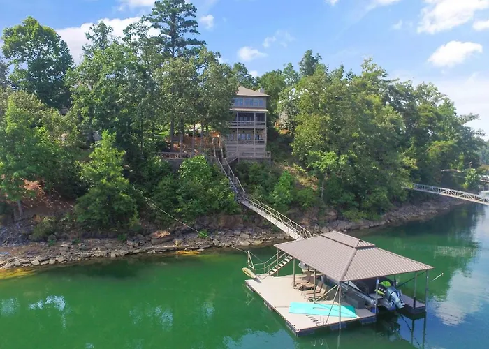 Central Perk - Pet Friendly, Luxury Cabin Feel, Kayaksand Coffee!