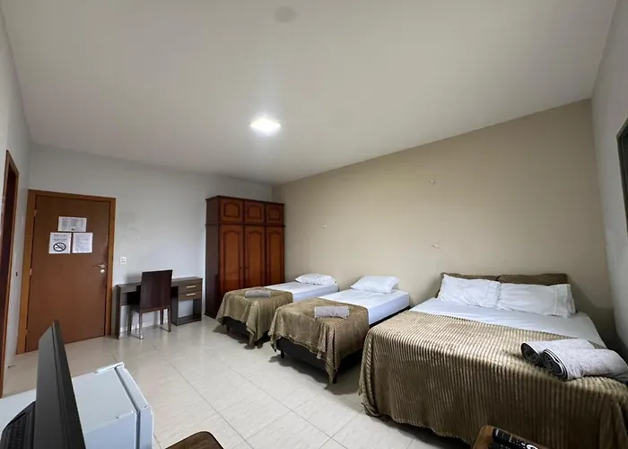 Quarto Americano perto da BR famílias, grupos