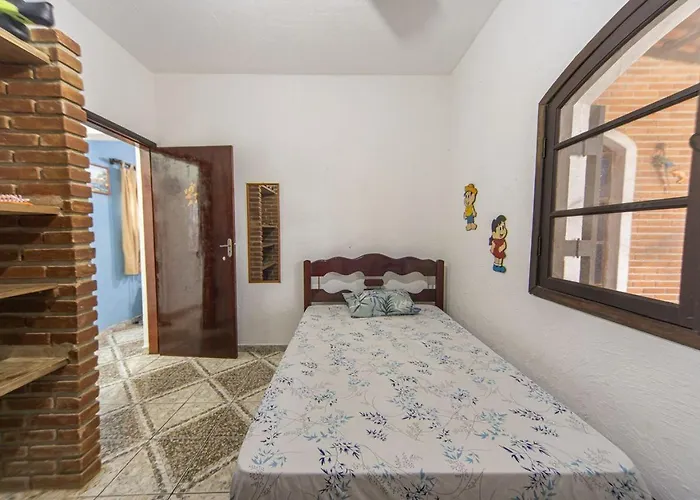 Casa com Piscina a 400m da Praia de Boraceia