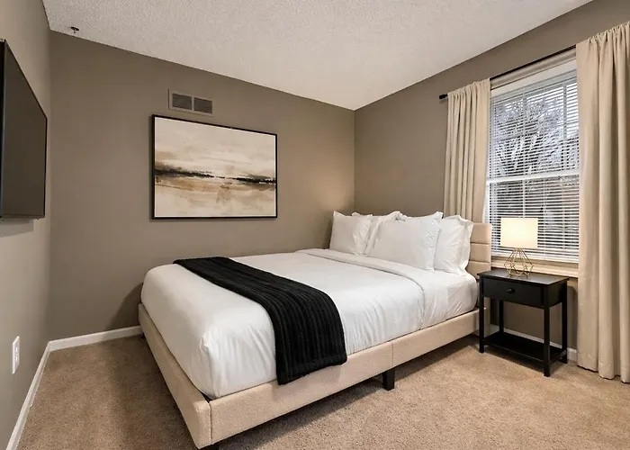 Beautiful Gardner Home Sleeps 10 Game Room Central Location