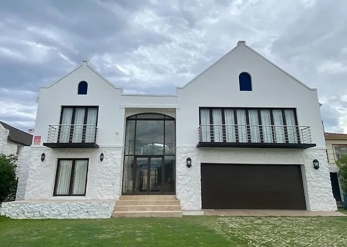 Iconic Villa In Arniston