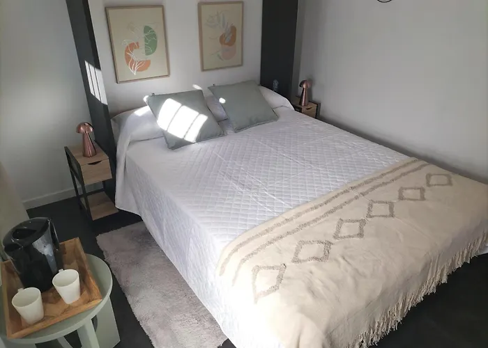 Habitacion Privada Con Encanto Y Vistas Al Bidasoa