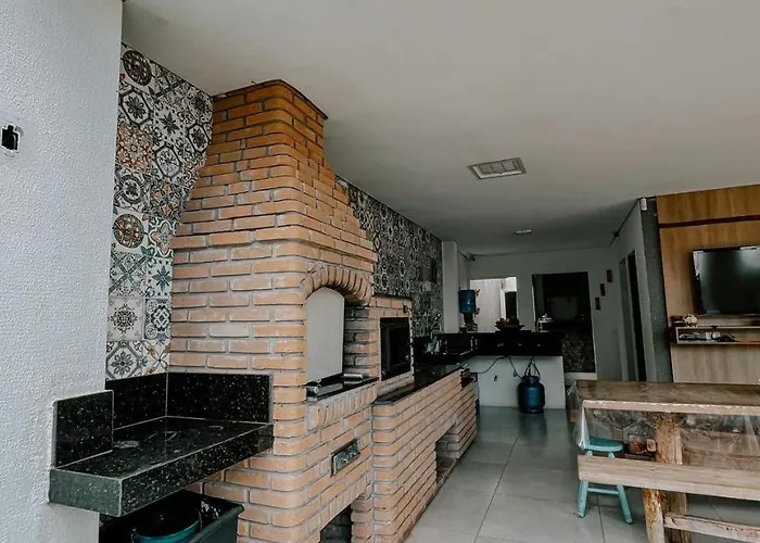 Suítes em casa ampla com área gourmet