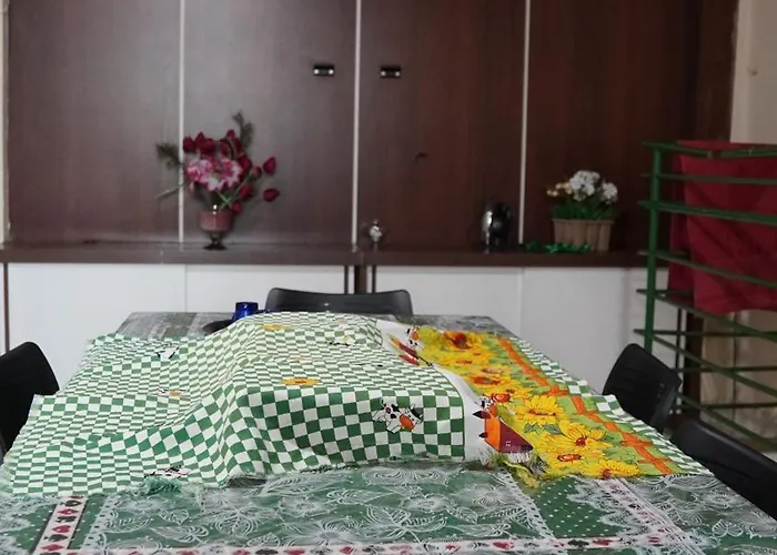 07 - Quarto Com Banheiro Compartilhado, Proximo A Pampulha