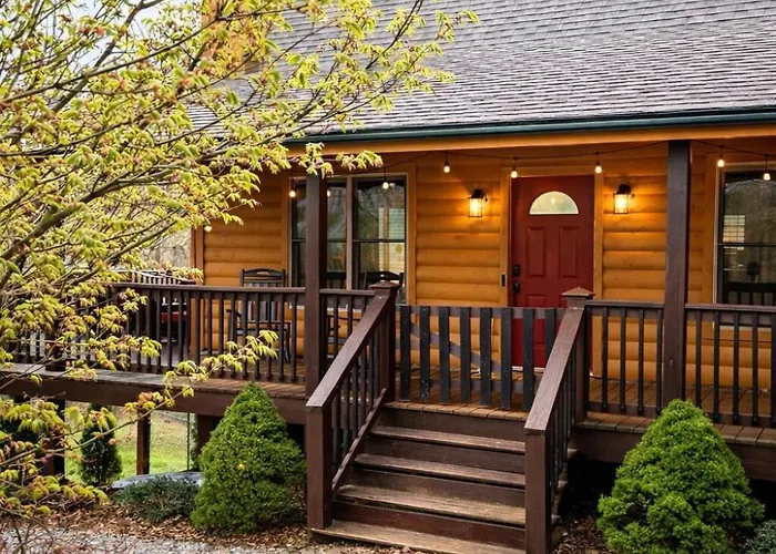 Fox Lake Cabin Retreat! Hot Tub, Games, Fire Pit, Sleeps 8