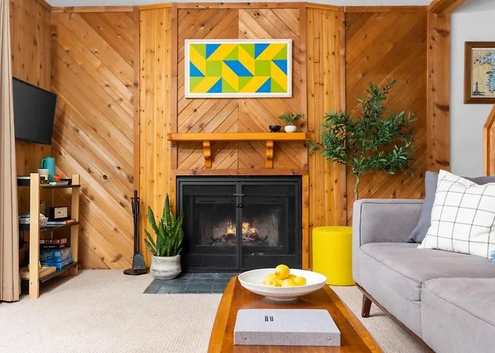 Camp Birch: Waterfront Home On Lake Leelanau