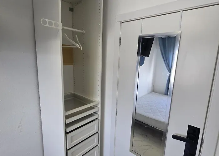 Blue Studio - AC - Cozinha Privativa - WC partilhado - Eficácia Living - Abrantes