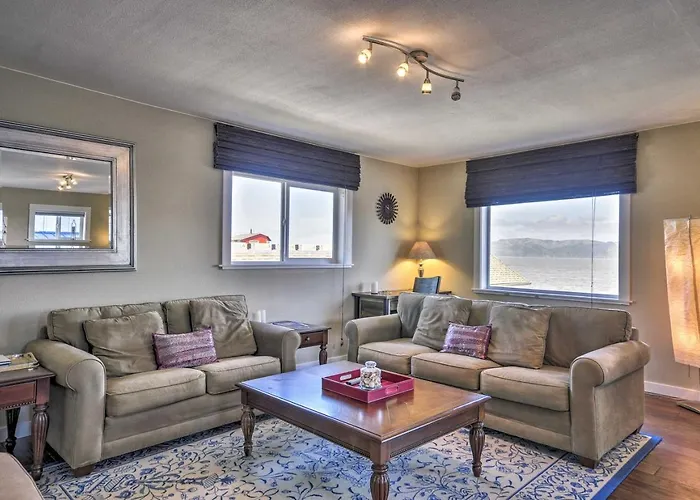 Waterfront Astoria Condo On Pier With Balcony