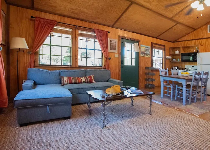 Cypress Creek Cabin Stay For 6 Access To Pool Hot Tub