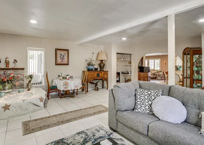 Home In San Diego Area W/ Outdoor Entertainment!