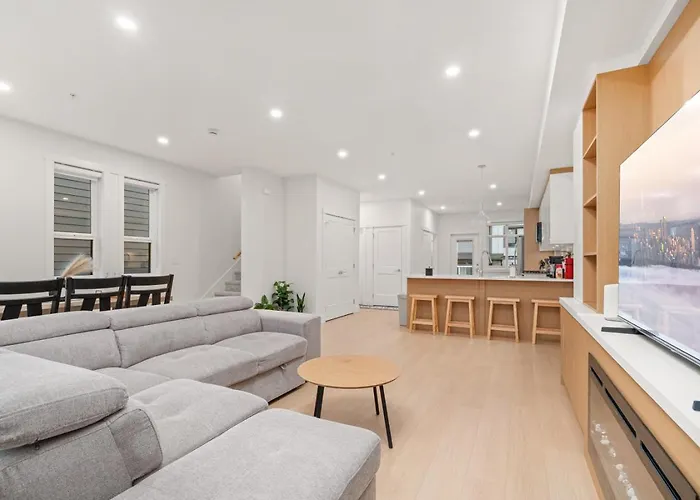 Brand New 3Br Townhome - Roof Top Patio And Garage