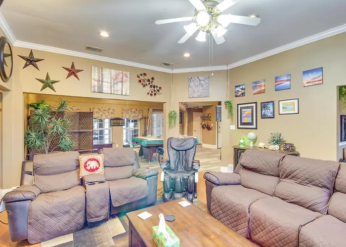 Explore Gulf Coast & Beyond! Home W/ Yard & Games