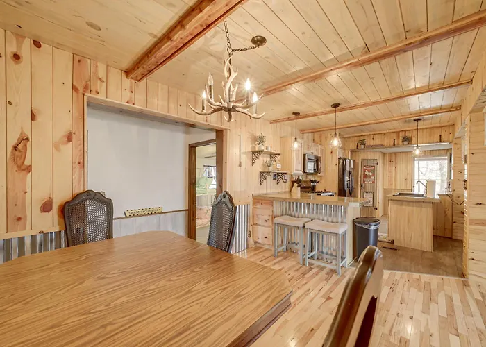 Private Beach & Fishing Pond! Eufaula Family Cabin