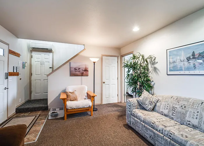 Walk To Beach! Pet-Friendly Westport Home W/ Views