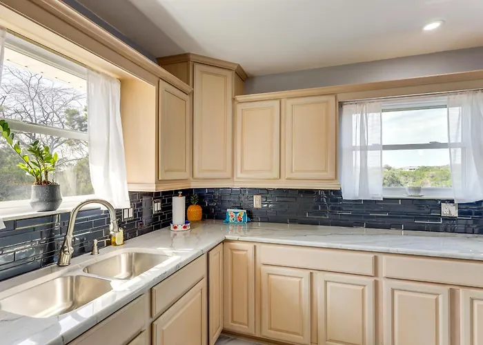 Panoramic Lake Belton Views: Home Near Marina