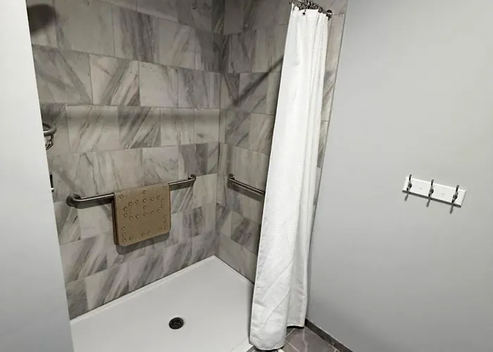 Germantown Inn & Lounge Rm 4
