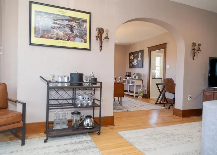 The Rhine Street Retreat Prime Location!