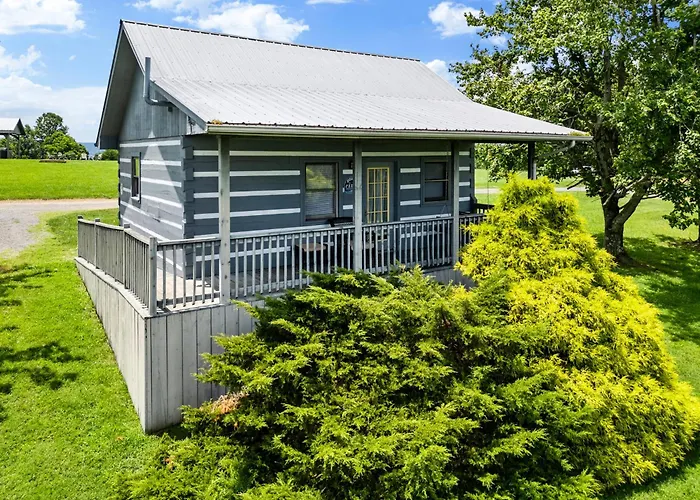 Hillside Hideout Log Cabin For 2! Cabin 10