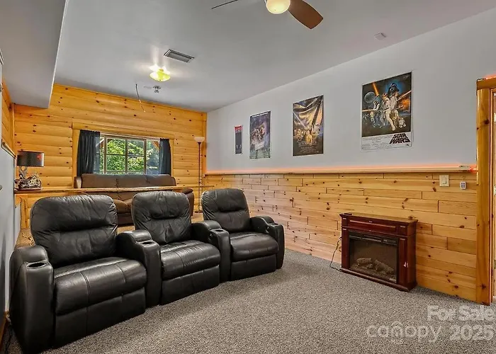Wolf Laurel Lodge - Luxury Log Cabin Retreat For Private Gatherings