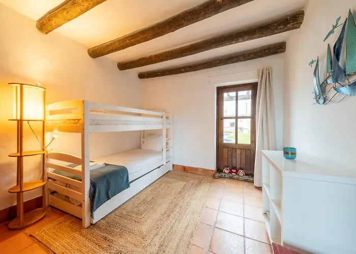 Guestready - Charming Villa With Pool In Sesimbra