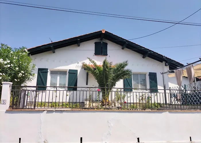 Habitacion Privada Con Encanto Y Vistas Al Bidasoa
