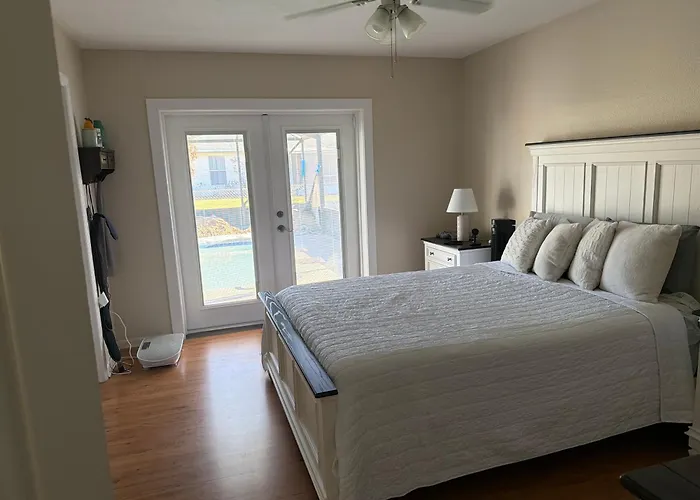 Beautiful Home In Avon Park Lake