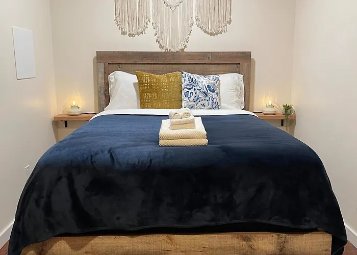 Cozy Cedar Nook